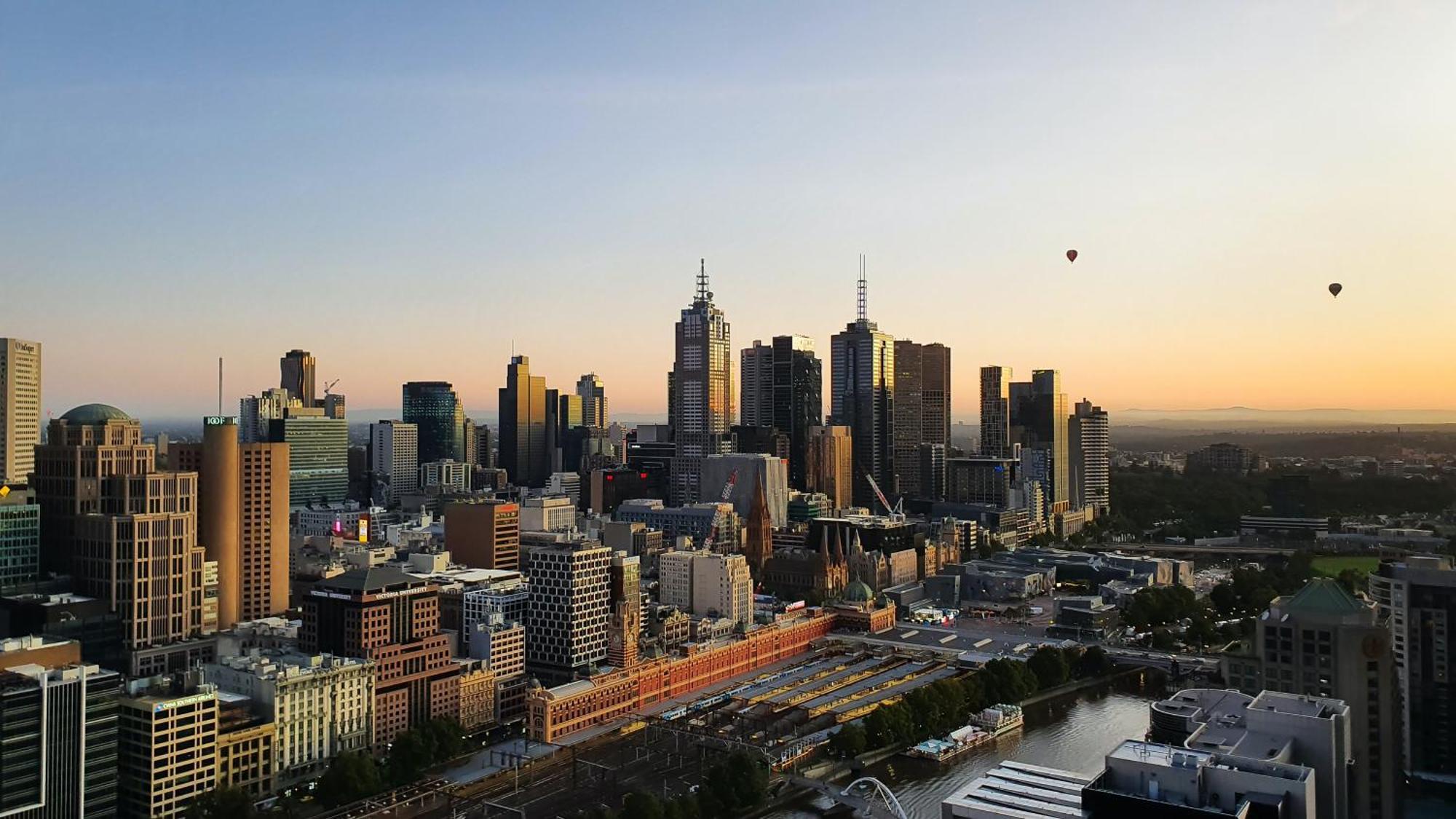 Readyset Apartments At Madison Melbourne Bagian luar foto