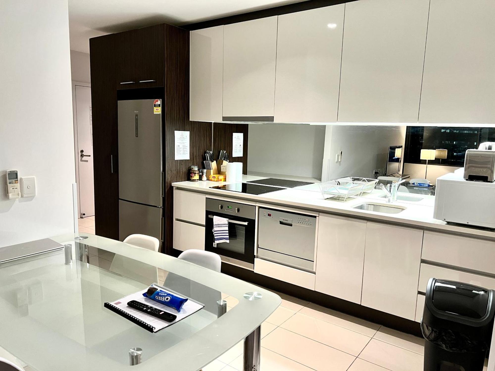 Readyset Apartments At Madison Melbourne Bagian luar foto