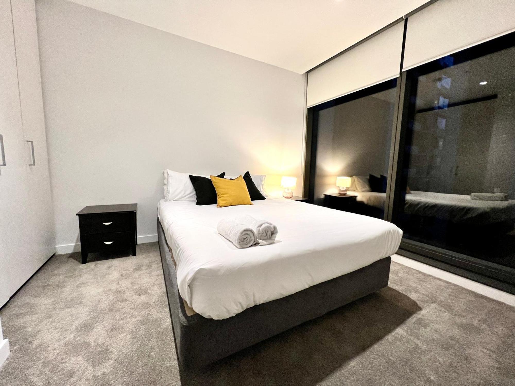 Readyset Apartments At Madison Melbourne Bagian luar foto