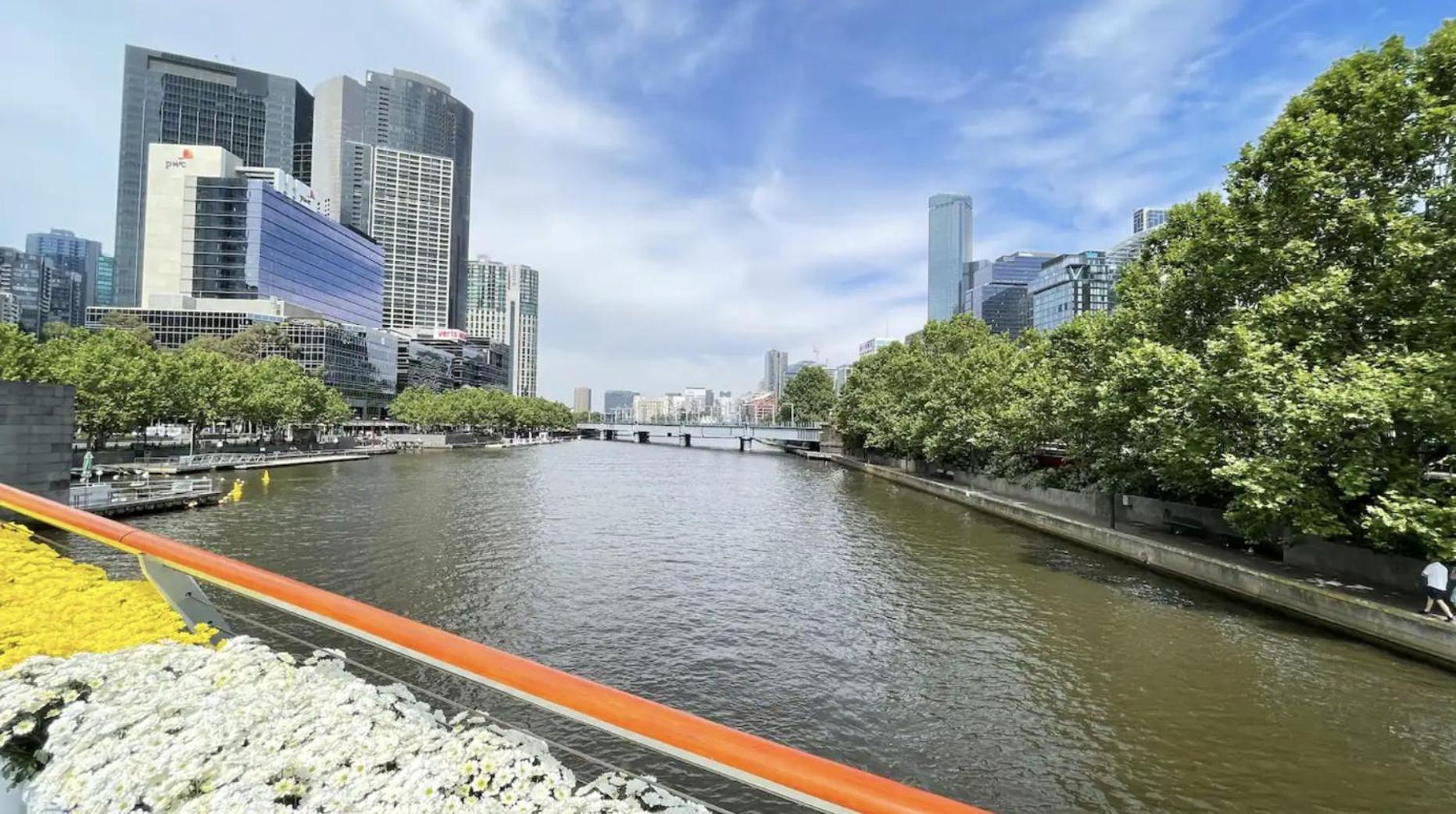 Readyset Apartments At Madison Melbourne Bagian luar foto