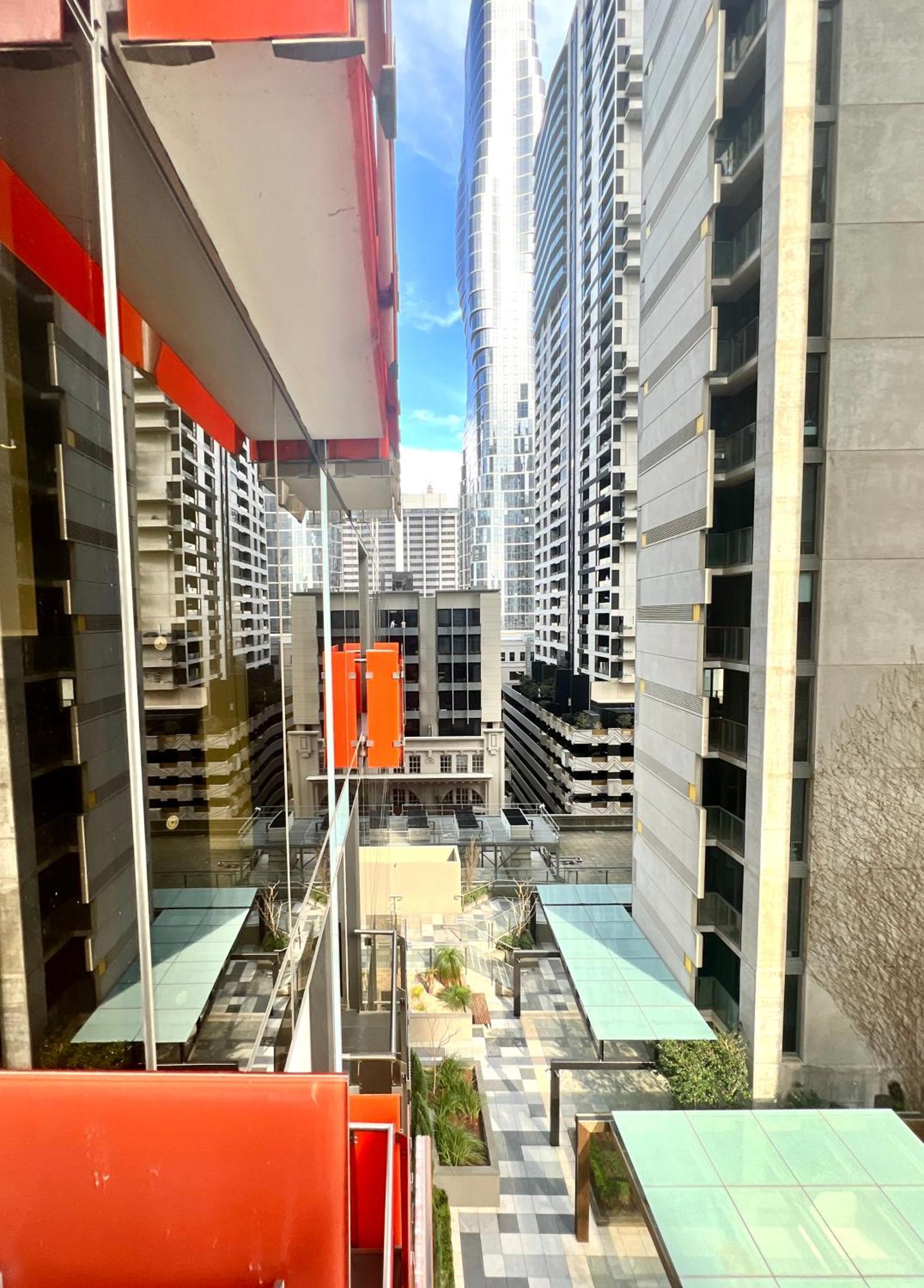 Readyset Apartments At Madison Melbourne Bagian luar foto